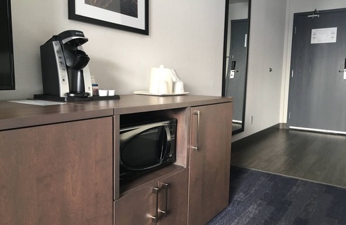 Grande Prairie Hotel | Holiday Inn & Suites Grande Prairie Conference Center by IHG
