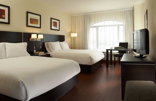 Lachine Hotel | Holiday Inn & Suites Montreal Airport by IHG