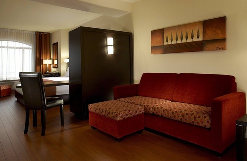 Lachine Hotel | Holiday Inn & Suites Montreal Airport by IHG