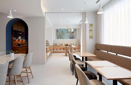 Lachine Hotel | Holiday Inn & Suites Montreal Airport by IHG