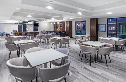 Stillwater Hotel | Holiday Inn & Suites Stillwater-University West by IHG