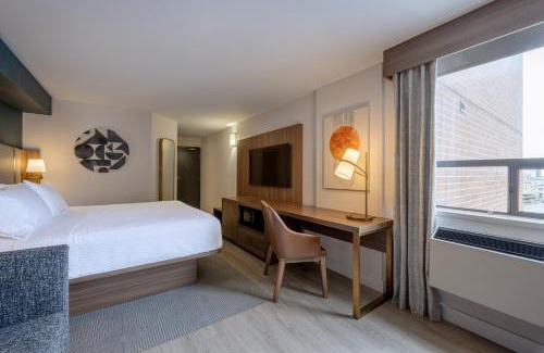 Downtown Winnipeg Hotel | Holiday Inn & Suites Winnipeg Downtown by IHG