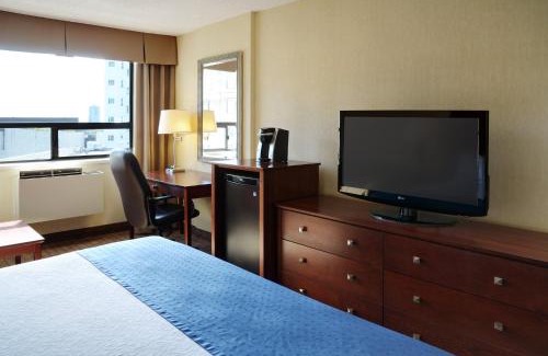 Downtown Winnipeg Hotel | Holiday Inn & Suites Winnipeg Downtown by IHG