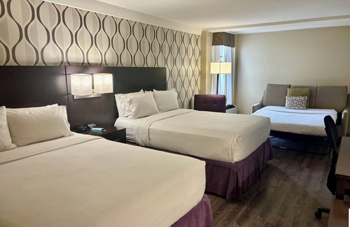 Northeast Mississauga Hotel | Holiday Inn Toronto - Int'l Airport by IHG