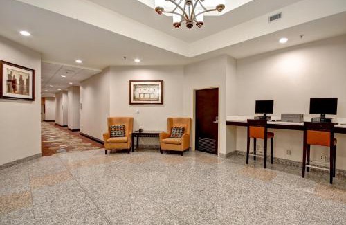 Windsor Hotel | Holiday Inn Windsor - Ambassador Bridge by IHG