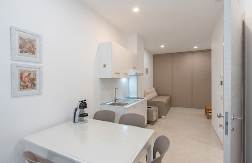 Castellammare di Stabia House | Holiday Home 'Stabiae Charm' with Balcony, Wi-Fi and Air Conditioning