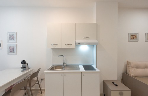 Castellammare di Stabia House | Holiday Home 'Stabiae Charm' with Balcony, Wi-Fi and Air Conditioning