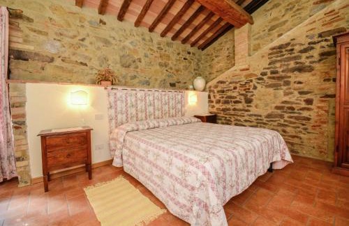 Bivio Lugnano House | Holiday Home in Monte Santa Maria with Pool