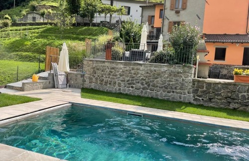 San Marcello Piteglio House | Holiday house San Marcello Pistoiese for 1 - 6 persons with 3 bedrooms - Twin house