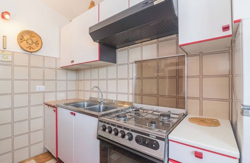 Santa Teresa di Gallura House | Holiday Home "Villetta sul Mare" with Sea View, Garden & Balcony