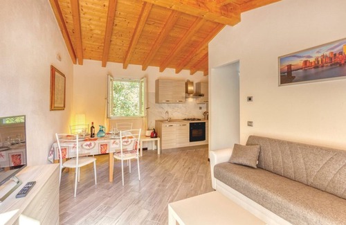 Carrara House | Holiday Leonardo