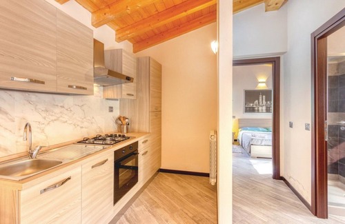 Carrara House | Holiday Leonardo