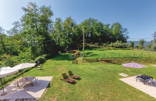 Carrara House | Holiday Leonardo
