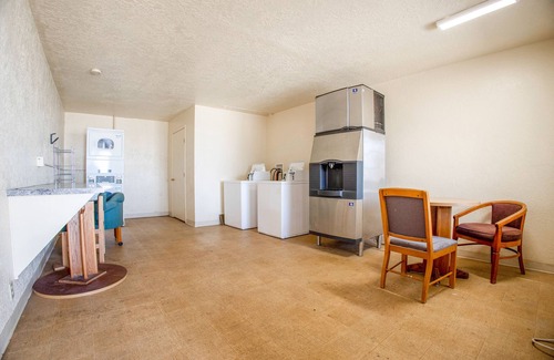Lordsburg Hotel | Holiday Motel, Lordsburg By OYO