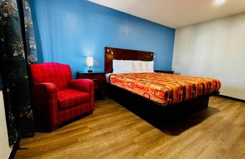 Stilwell Hotel | Holiday Motel