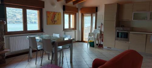 Peschiera Maraglio Apartment | holiday on the island