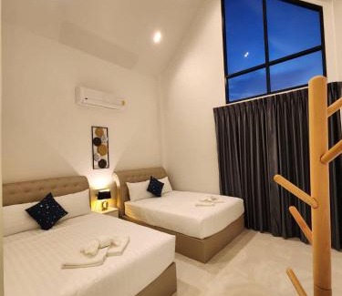 Bang Saen Ville House | Holiday Pool Villa Bangsean Chonburi - 3 Bedrooms Villas up to 10 people