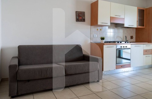 Pineto Apartment | Holiday Rendez Vous 24 -First floor apartment with side sea view
