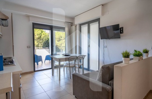 Pineto Apartment | Holiday Rendez Vous 27 - First floor apartment with the pool view
