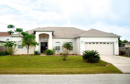 Poinciana House | Holiday Rest
