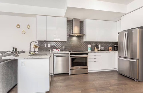 Downsview House | Holiday retreat in Toronto