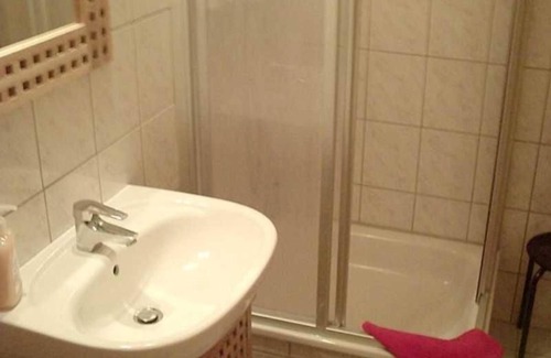 Stralsund Apartment | Holiday Room I - Holiday Room Zur Quelle