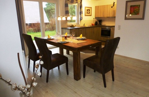 Quilitz House | Holiday Rosehip - cottage