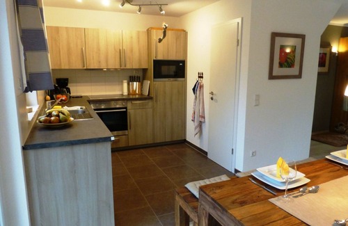 Quilitz House | Holiday Rosehip - cottage