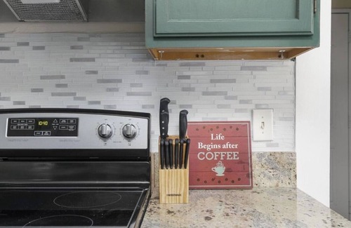 Glen Iris House | HOLIDAY SALE at Charming Historic 4BR Home in the Heart of BHM