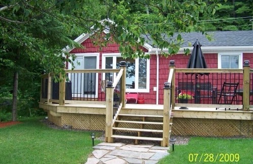 Algonquin Highlands Cottage | *Holiday Specials* Gorgeous Lakefront Cottage on Little Boshkung Lake