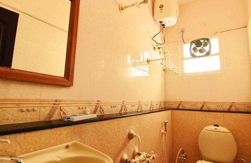 Sholinganallur Hotel | Holiday Stay