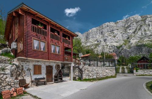 Niksic Cabin | Holiday Village Ostrog