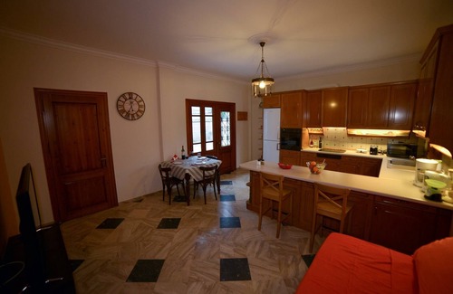 Tempi Villa | Holidays at your convenience. Holidays at home.