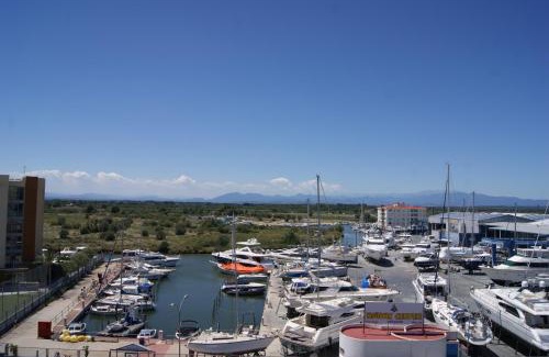 Santa Margarida Apartment | Holidays Penthouse vues panoramiques sur le Port naval,un séjour élégant assuré " Wifi Pàrquing gratuït