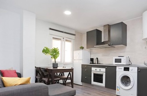 Jardin de la Abadia Apartment | Holidays2Malaga Reyna Manescau 2 bedroom- Huelin Area just 450 mts from beach