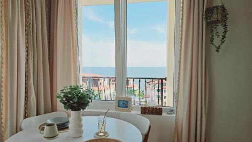 Sveti Vlas Apartment | HoliVibes - sea view - Bulgaria
