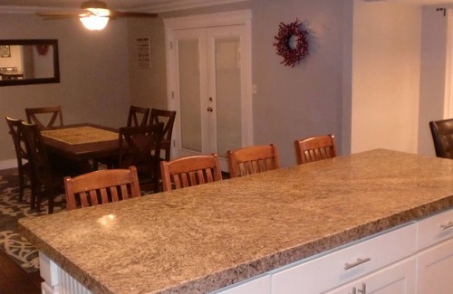 Murray House | Holladay home, 20 minutes to Snowbird/Alta or 10 minutes to downtown Salt Lake