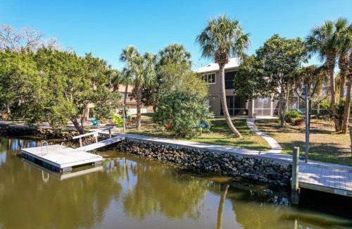 Woods N Waters House | Holland Huis in Crystal River Canal Home w Pool on Fort Island Trail