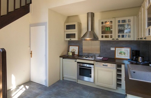 Chalais Apartment | Holliday home in a beautiful Chateau with Pool and restaurant.