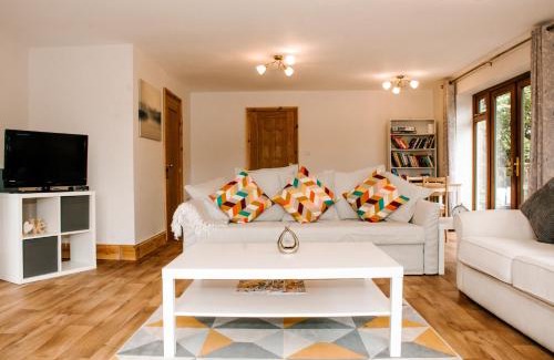 Boraston House | Holly Cottage, 2 bed house, sleeps 6