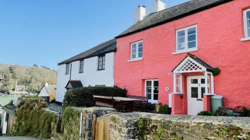 Dittisham House | Holly Cottage - characterful cottage a stones throw from river Dart with front & back patios