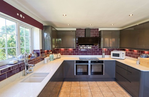 Holton Le Clay Cottage | Holly Cottage