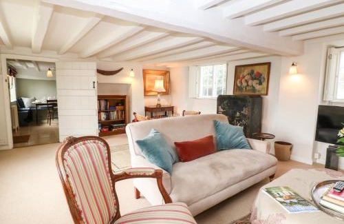Minster Lovell House | Holly Cottage