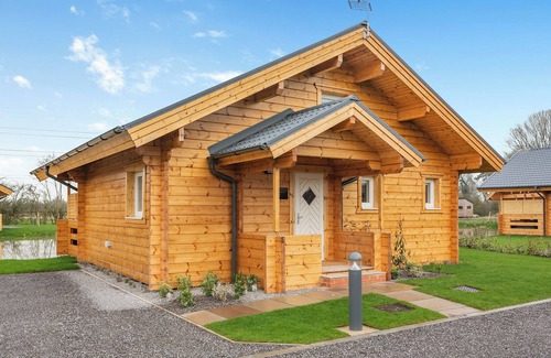 York Ski Chalet | Holly Tree Lodge Accessible PF