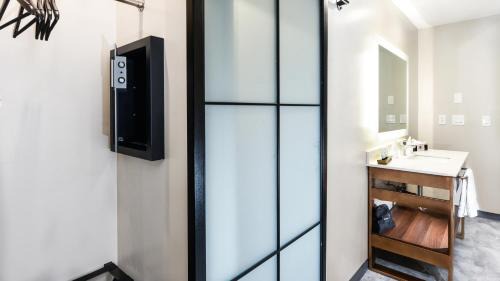 Gardena Hotel | Hollywood Inn Suites Hotel