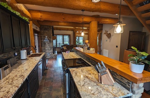 Marion Cabin | Holston River Lodge, Paradise on the River Fishing, Kayaking,Hot Tub,Wineries