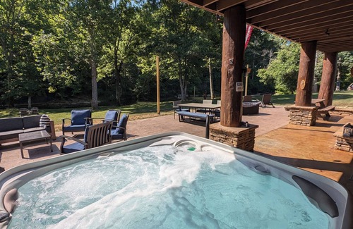 Marion Cabin | Holston River Lodge, Paradise on the River Fishing, Kayaking,Hot Tub,Wineries