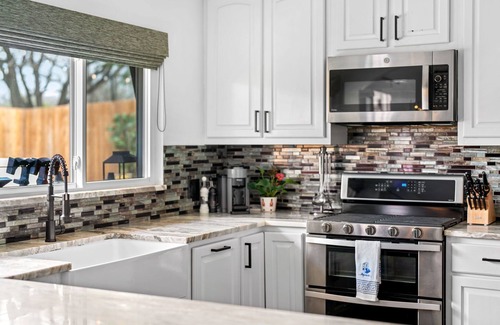East Congress House | HOLY DUCK! Free Heated Pool ~Outdoor TV's~ Firepit