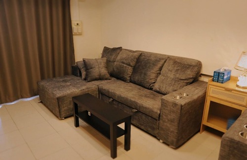 Thung Maha Mek Apartment | Holy Hosteln420 Friendly