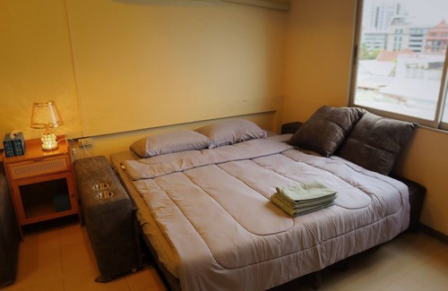 Thung Maha Mek Apartment | Holy Hosteln420 Friendly